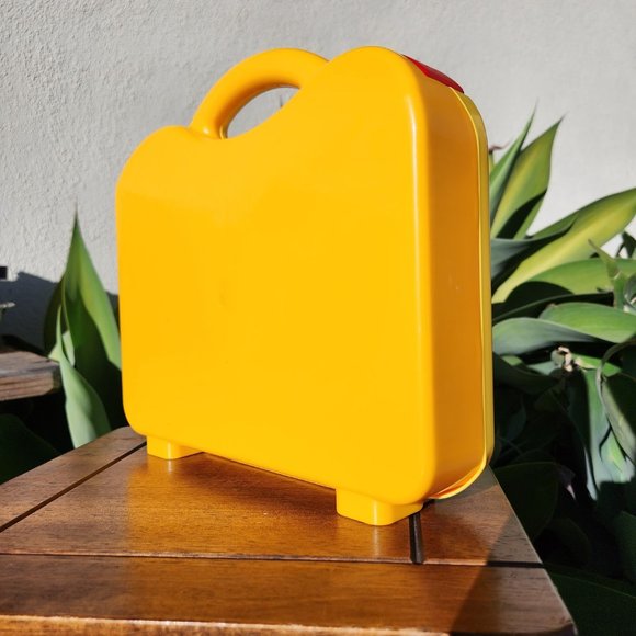 LEGO Yellow Plastic Carrying Carry Case Storage Box w Handle Dividers - Picture 4 of 9